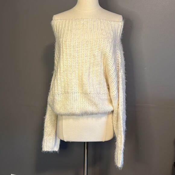 Love Tree  - Eyelash Knit On Off Shoulder Cream off white sweater sz L - Picture 3 of 8